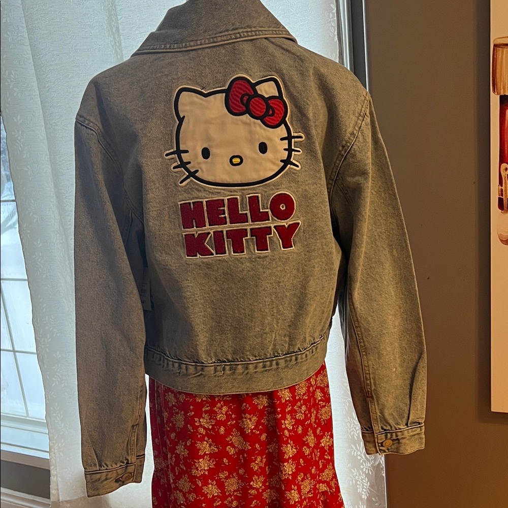 Hello Kitty by Sanrio - Picture 4 of 14